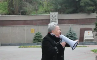 Митинг предпринимателей Учкуевки работники КП «Благоустройство» встретили молчаливым протестом