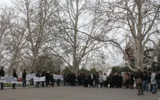 Митинг предпринимателей Учкуевки работники КП «Благоустройство» встретили молчаливым протестом