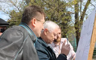 В Севастополе провели субботник против застройки пляжа «Солнечный»