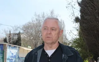 В Севастополе провели субботник против застройки пляжа «Солнечный»