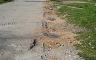 Возле УКИЦ исчезли столбы будущей стройки