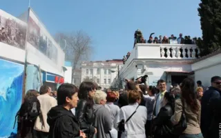 Пока директор Севастопольского дельфинария отказывался заключать договор, его рейдерски захватили одесские коммунисты