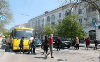 Пока директор Севастопольского дельфинария отказывался заключать договор, его рейдерски захватили одесские коммунисты