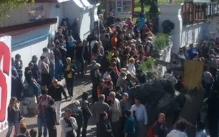 Митинг у севастопольского дельфинария закончился попыткой прорваться в кабинет к Яцубе