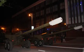 В Севастополе ночью репетировали прохождение военной техники