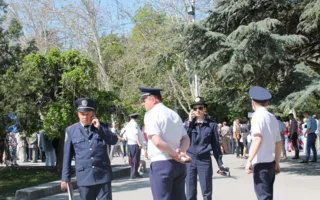 Севастопольские анархисты замкнули Первомайское шествие