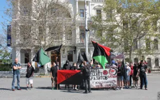 Севастопольские анархисты замкнули Первомайское шествие