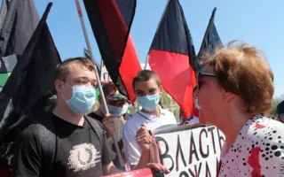 Севастопольские анархисты замкнули Первомайское шествие