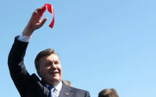 Янукович решил, что он в Севастополе открывает «первую очередь» моста в районе железнодорожного вокзала