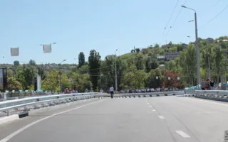 Янукович решил, что он в Севастополе открывает «первую очередь» моста в районе железнодорожного вокзала