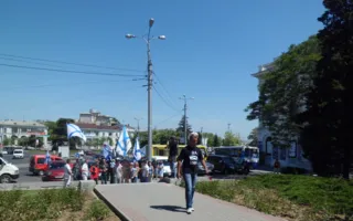 В Севастополе прошел автопробег «Мы несем Андреевский флаг»