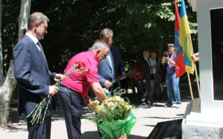 Яцуба отметил День депортации на день раньше с «избранными» крымскими татарами
