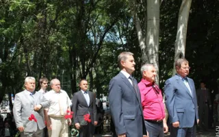 Яцуба отметил День депортации на день раньше с «избранными» крымскими татарами