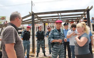 В Севастополе сход граждан в защиту парка Победы обернулся стычкой с «Беркутом»