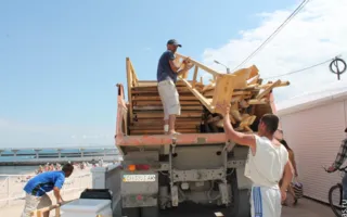 В Севастополе сход граждан в защиту парка Победы обернулся стычкой с «Беркутом»