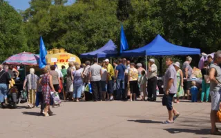Бесплатным квасом и ярмаркой встретили первый день лета жители округа Михаила Брицына