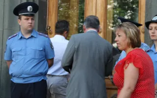 Пикет под горсоветом: сувенирщики, жители проблемного дома на Молодых Строителей и обиженные депутатами Дукиным и Прудниковой
