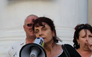 Пикет под горсоветом: сувенирщики, жители проблемного дома на Молодых Строителей и обиженные депутатами Дукиным и Прудниковой