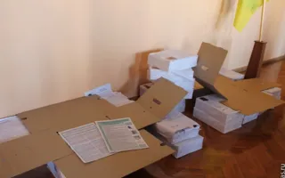В Ленинском районе некому монтировать кабинки для голосования