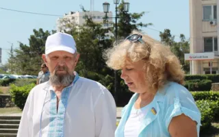 Свое празднование Дня Конституции в Севастополе организовали украинские патриоты и оппозиционеры