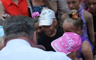 Яцубу пикетировали возмущенные родители и юные спортсмены ДЮСШ «Парус»