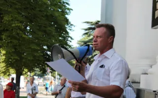 «Нет НАТО!», «Нет конюшне!» — пикеты под горсоветом Севастополя