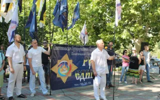 Русские общественники Севастополя на митинге выступили против попыток «раздавить человека» 