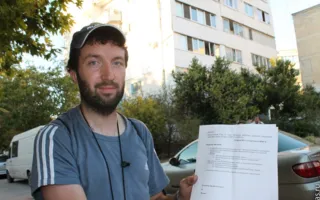 В Севастополе воскресный сход граждан на «Летчиках» закончился сносом забора 