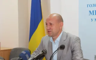 В Севастополе директор ювелирной сети пикетировал Миндохов и прокуратуру. В налоговой не поняли, что это было 