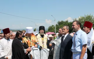 На Ялтинском кольце освятили Поклонный крест. Яцуба простил всех иуд