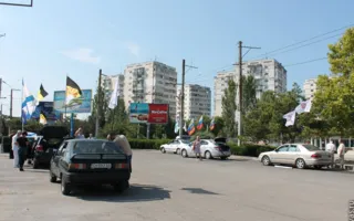 В Севастополе флот России поздравили еще одним автопробегом. Украинский флот пока не хотят поздравлять