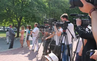 В Севастополе Путин и Янукович приняли участие в Дне флота. Город очистили от людей, урн и Андреевских флагов