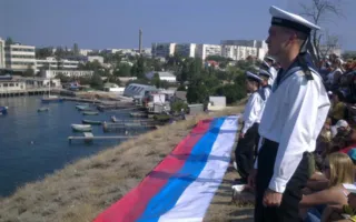 «Русской общине Севастополя» псевдороссияне помешали поприветствовать Путина на Дне флота
