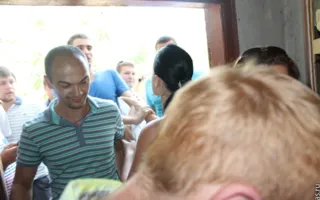 При вселении севастопольского сироты в жилье, занятое семьей Прудниковой, на Белоцерковца набросились с кулаками