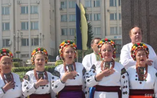 В Севастополе День Независимости отметили под флагами Партии регионов и ВО «Свобода»