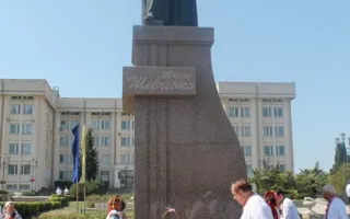 В Севастополе День Независимости отметили под флагами Партии регионов и ВО «Свобода»