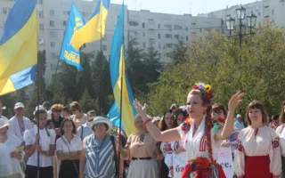 В Севастополе День Независимости отметили под флагами Партии регионов и ВО «Свобода»