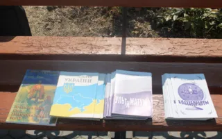 В Севастополе День Независимости отметили под флагами Партии регионов и ВО «Свобода»