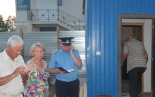 В Севастополе сход граждан на Кесаева оставил стоять строительный забор фирмы-застройщика мыса Хрустальный