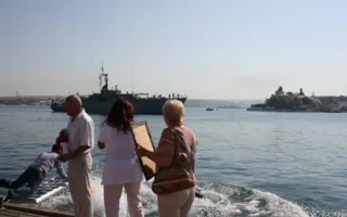 В Севастополе НАТОвский корабль брали на абордаж 