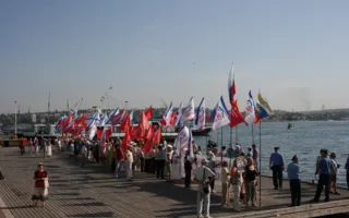 В Севастополе НАТОвский корабль брали на абордаж 