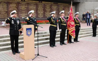 Курсанты Военно-морского лицея приняли торжественную присягу на площади Нахимова 