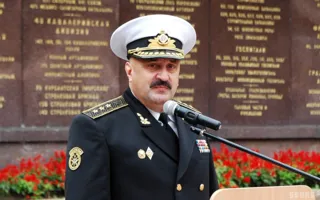 Курсанты Военно-морского лицея приняли торжественную присягу на площади Нахимова 