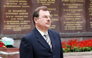 Курсанты Военно-морского лицея приняли торжественную присягу на площади Нахимова 