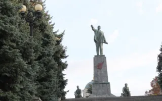 Севастопольские коммунисты не уберегли памятник Ленину