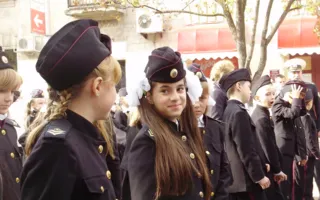 В Севастополе не отреклись от традиции и подняли красное знамя в честь 69-ой годовщины освобождения Украины