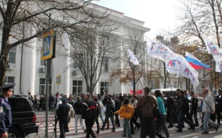 В Севастополе «Русский блок» провёл марш вопреки запрету