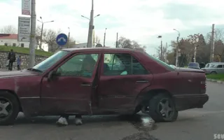 В районе площади Восставших столкнулись две иномарки