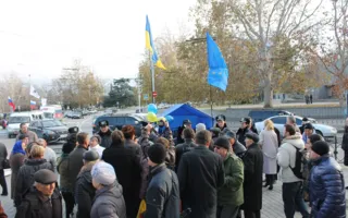 На «ЗаТаможенном» митинге в Севастополе взвод милиции охранял палатку ВО «Свободы»