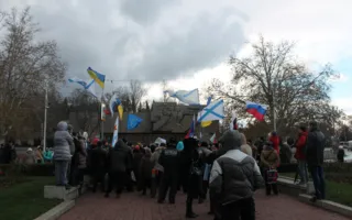 В Севастополе сторонников «Евромайдана» закидали яйцами и без драки не отпустили домой